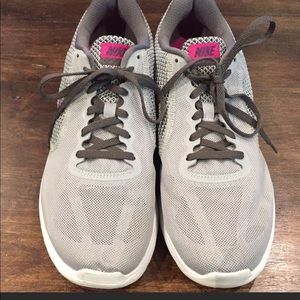 Women’s size 11 Nike shoes